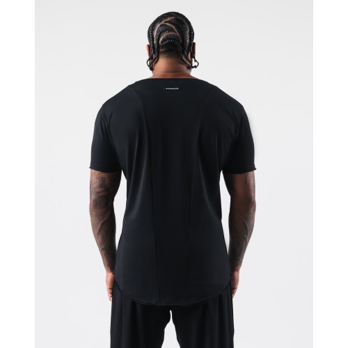 Must-Have Essential Scoop Neck - Black New Collection