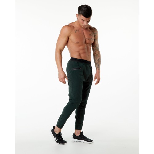 Must-Have Studio Pant - Hunter Green New Release