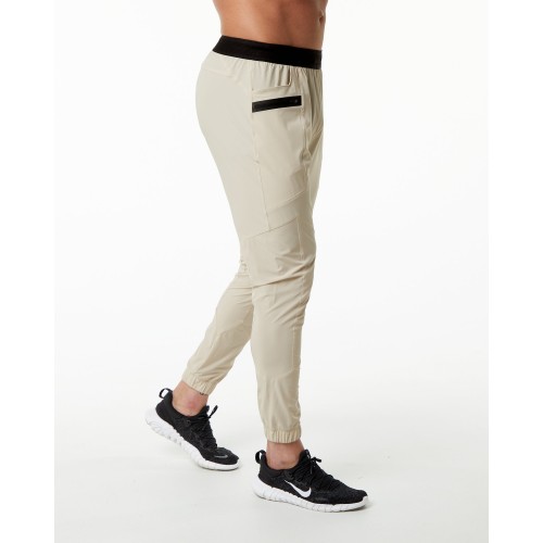 Must-Have Studio Pant - Vanilla - Brown Fresh Release