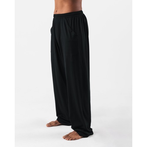 Must-Have Zero Classic Straight Leg Pant - Black Just In