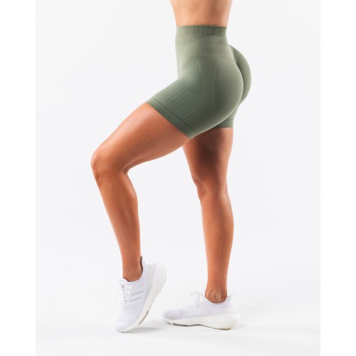 Must-Have Amplify Contour Short 5" - Noble Green New Collection