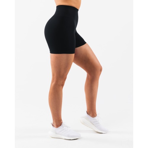 Must-Have Amplify Gravity Short - Black New Collection