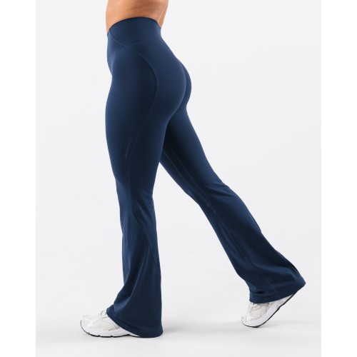 Must-Have Aura Flared Pant - Ink - Blue