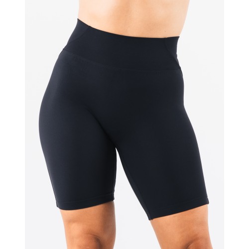 Must-Have Aura Short 9" - Black Latest Edition