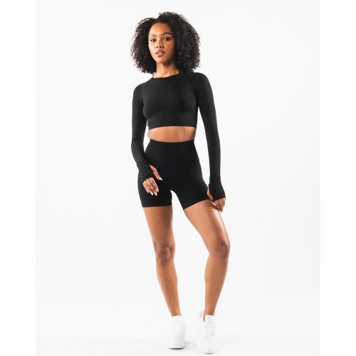 Must-Have Stratus LS Crop - Black Immediate Availability