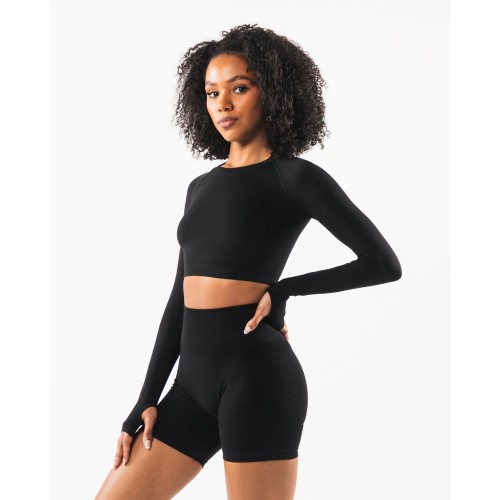 Must-Have Stratus LS Crop - Black Immediate Availability