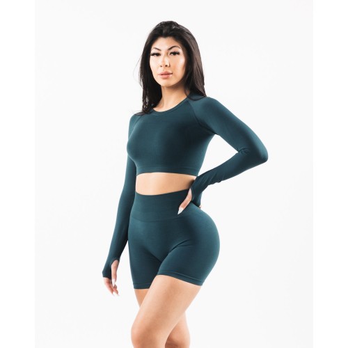 Must-Have Stratus LS Crop - Midnight - Blue New Collection